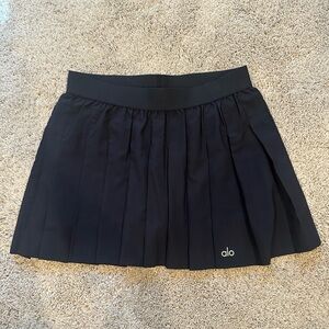 alo Varsity Tennis Skirt, Pleated Athletic Skort in Black, Small